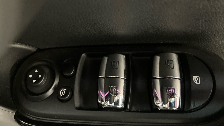 MINI Hatchback 1.5 Cooper Exclusive 5dr Auto Petrol Hatchback